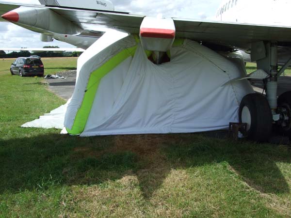 Inflatable Hanger